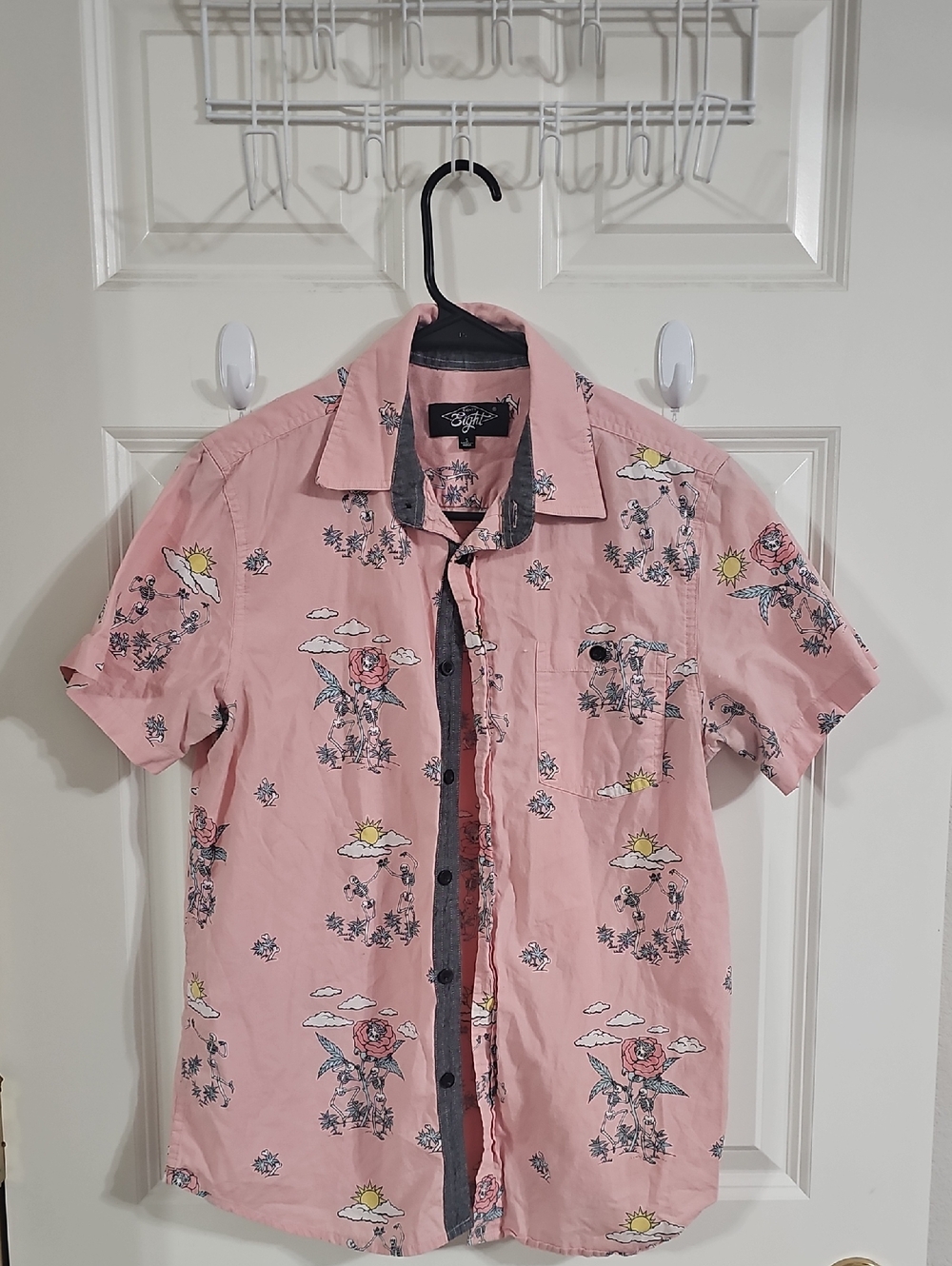 Eighty Eight Pink Floral/Skull Short-Sleeve Button-Down Shirt Sz S GUC